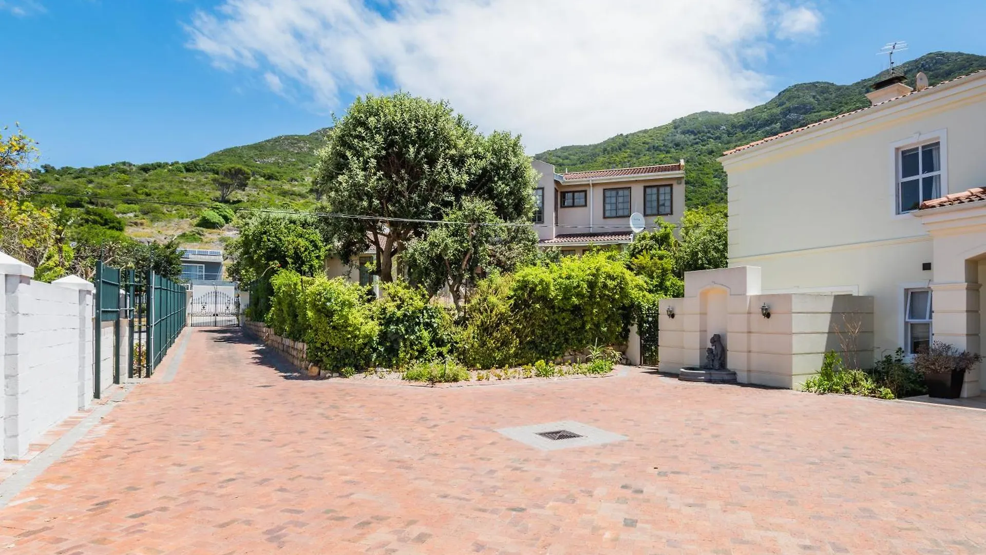 Luxury Family Villa Near Beach With Grill And Workspace Città del Capo