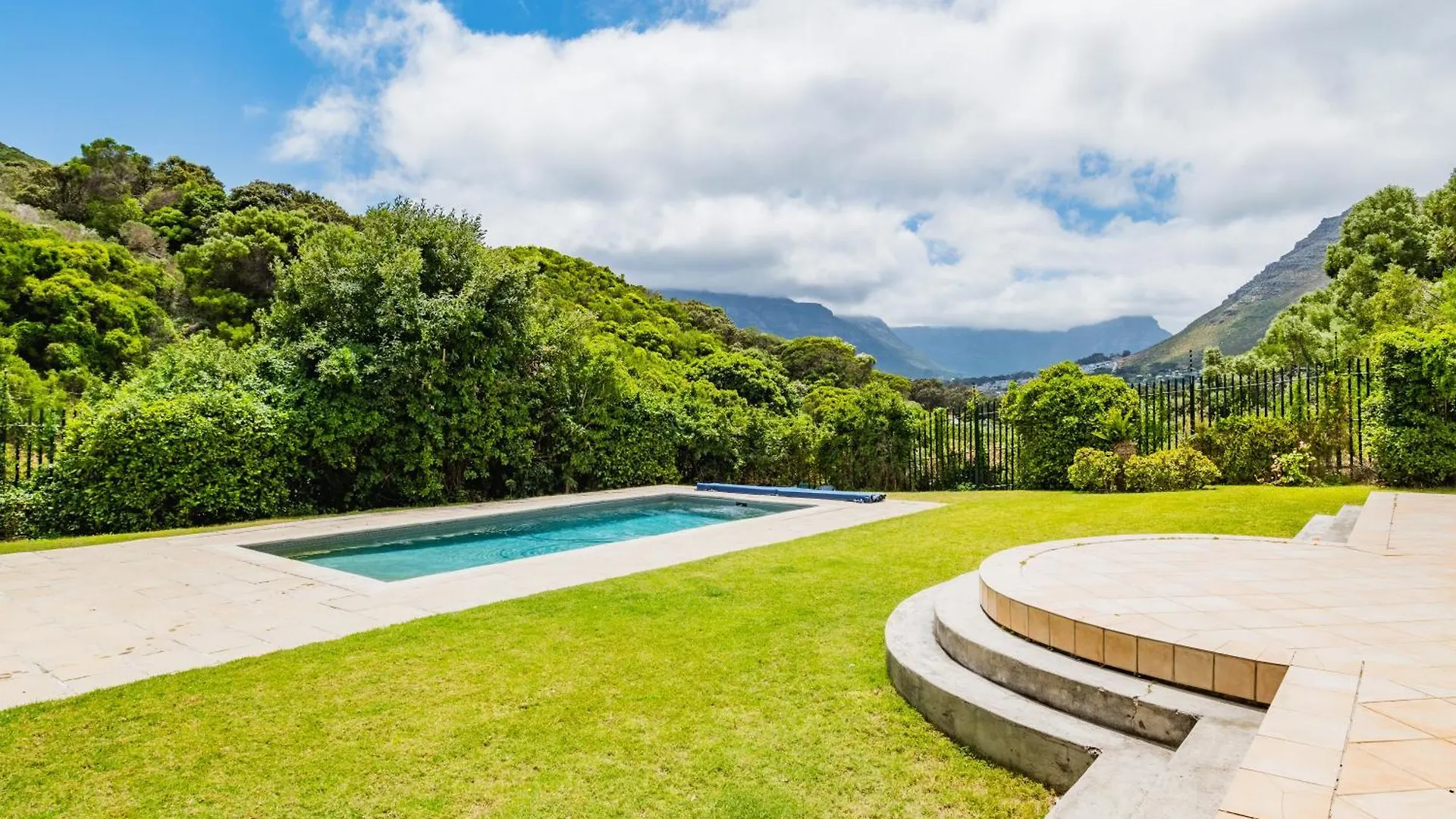 Luxury Family Villa Near Beach With Grill And Workspace Città del Capo 0*,  Sudafrica