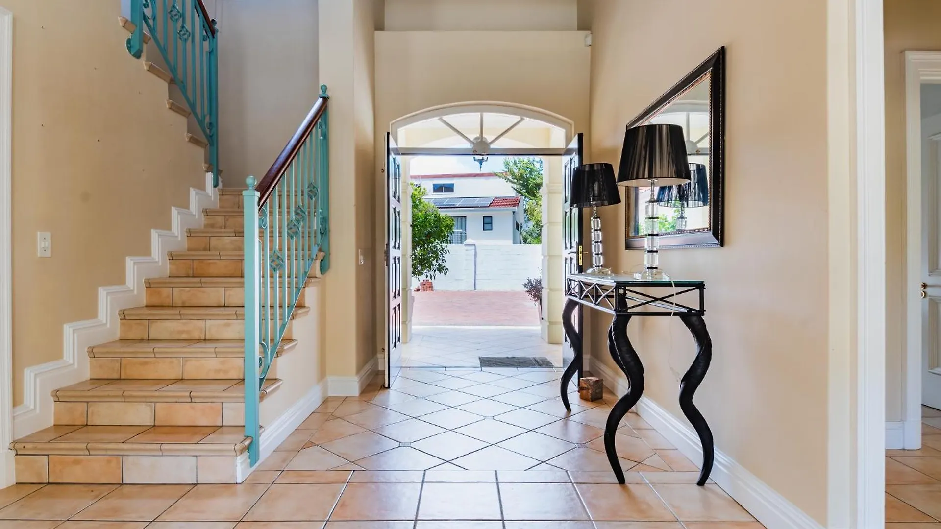 Luxury Family Villa Near Beach With Grill And Workspace Città del Capo